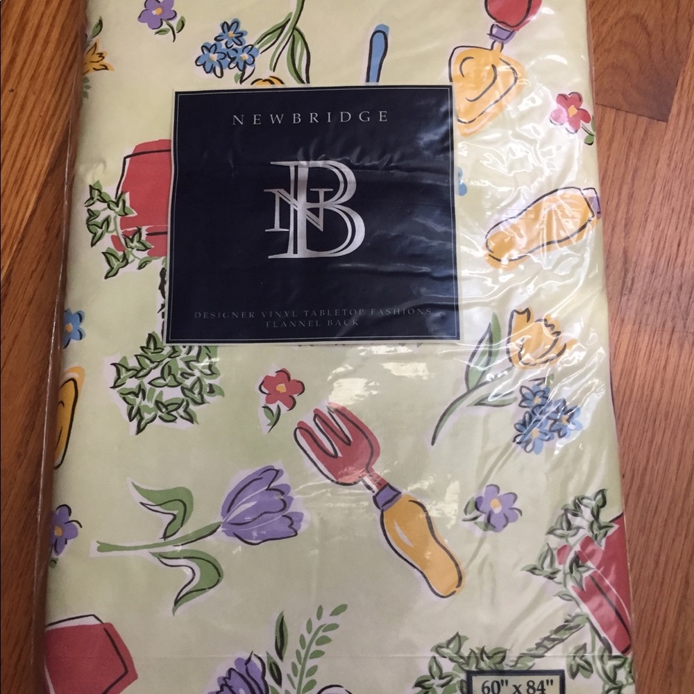 Adorable Vinyl Tablecloth🌸🌿🌷🌿😎